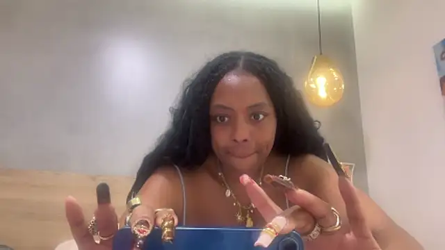 ChocolateCakeQueen online show from May 3, 12:38 am