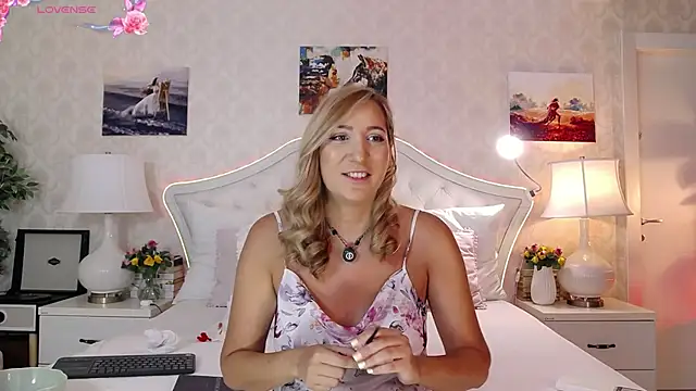 Snapshot of IreneHope chatting on July 2, 8:53 am IreneHope online show from July 2, 8:53 am