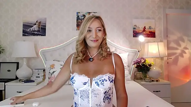 Snapshot of IreneHope chatting on July 27, 8:32 am IreneHope online show from July 27, 8:32 am