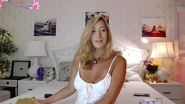 Snapshot of IreneHope chatting on July 29, 8:56 am IreneHope online show from July 29, 8:56 am