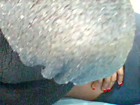 Snapshot of sexy_cutelips chatting on June 5, 11:05 am sexy cutelips online show from June 5, 11:05 am