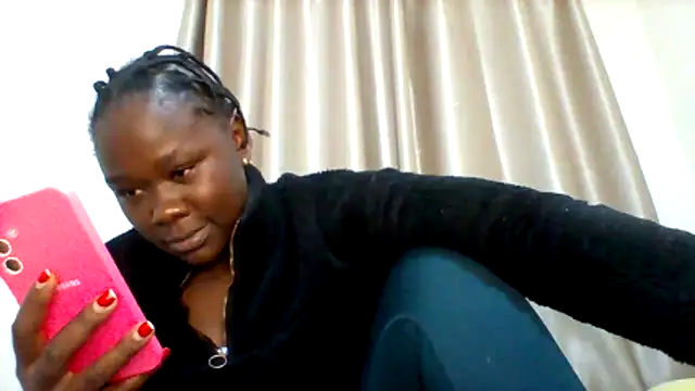 Snapshot of sexy_cutelips chatting on June 11, 6:39 pm sexy cutelips online show from June 11, 6:39 pm