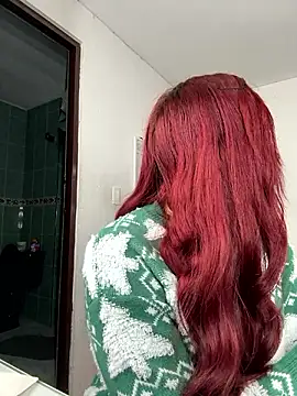 Snapshot of HazzelGray chatting on December 7, 8:49 pm HazzelGray online show from December 7, 8:49 pm