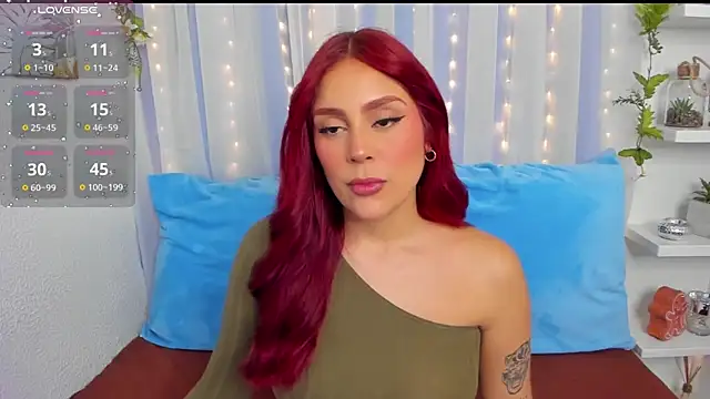 Snapshot of HazzelGray chatting on December 11, 2:44 pm HazzelGray online show from December 11, 2:44 pm