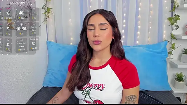 Snapshot of HazzelGray chatting on February 5, 3:52 pm HazzelGray online show from February 5, 3:52 pm