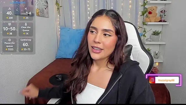 Snapshot of HazzelGray chatting on March 12, 6:11 pm HazzelGray online show from March 12, 6:11 pm