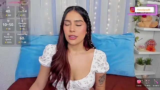 Snapshot of HazzelGray chatting on September 18, 2:41 pm HazzelGray online show from September 18, 2:41 pm