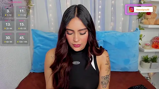 Snapshot of HazzelGray chatting on October 11, 3:32 pm HazzelGray online show from October 11, 3:32 pm