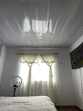 hannahb-e online show from February 12, 3:49 pm