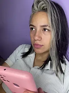 hannahb-e online show from March 4, 2:17 am