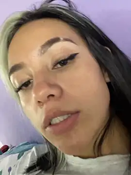 hannahb-e online show from March 19, 8:54 pm