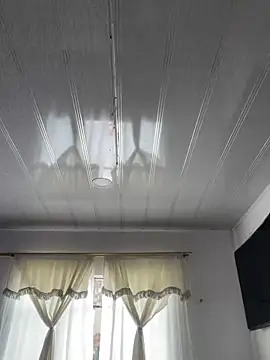 hannahb-e online show from December 3, 5:22 pm