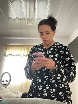 hannahb-e online show from April 25, 1:41 pm