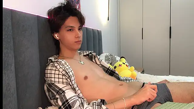 k0sta  online show from February 15, 1:10 am