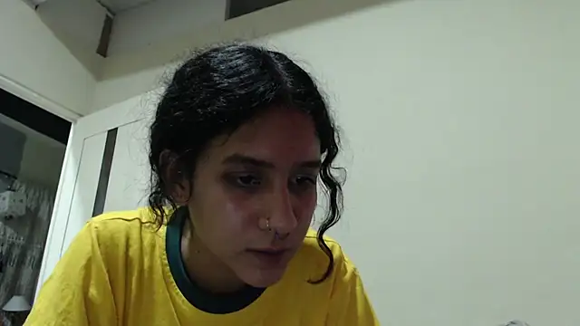 AlinaWoolf  online show from May 16, 4:42 am