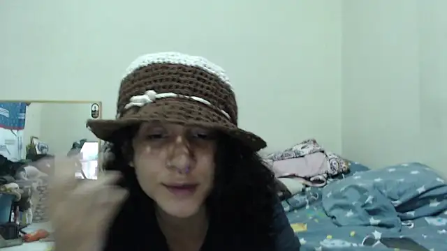 AlinaWoolf  online show from May 18, 4:07 am