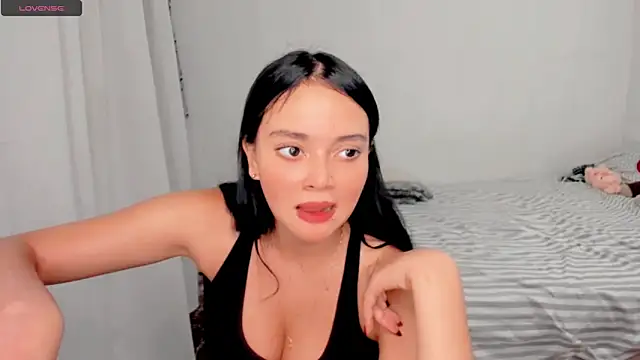 Snapshot of Sarah_angell chatting on December 23, 4:50 pm Sarah angell online show from December 23, 4:50 pm