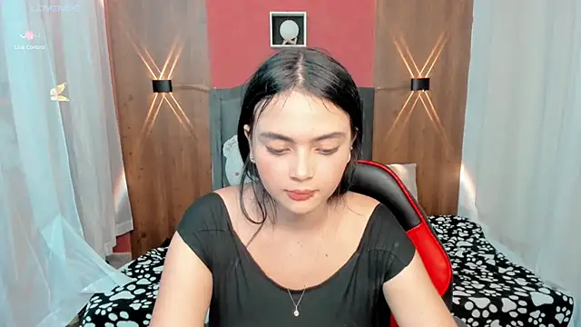 Snapshot of Sarah_angell chatting on January 13, 8:04 pm Sarah angell online show from January 13, 8:04 pm