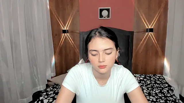 Snapshot of Sarah_angell chatting on January 26, 12:05 am Sarah angell online show from January 26, 12:05 am