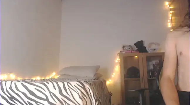 Snapshot of Tristan_fantasycam chatting on February 23, 12:19 am Tristan fantasycam online show from February 23, 12:19 am