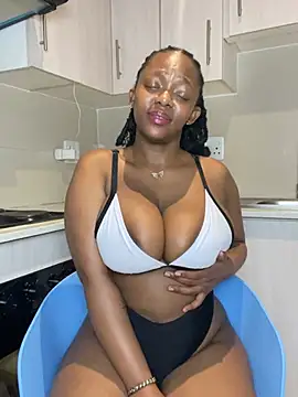 Snapshot of Jazmine-Blue chatting on June 23, 11:47 pm Jazmine-Blue online show from June 23, 11:47 pm