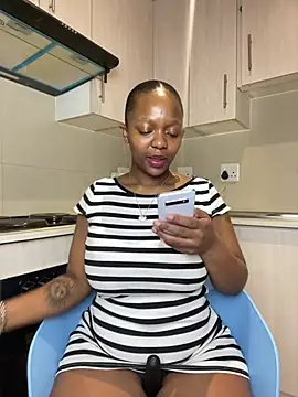 Snapshot of Jazmine-Blue chatting on July 12, 7:32 am Jazmine-Blue online show from July 12, 7:32 am