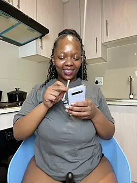 Snapshot of Jazmine-Blue chatting on July 24, 10:24 am Jazmine-Blue online show from July 24, 10:24 am