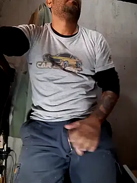 Snapshot of hecwil8 chatting on May 28, 3:20 pm hecwil8 online show from May 28, 3:20 pm