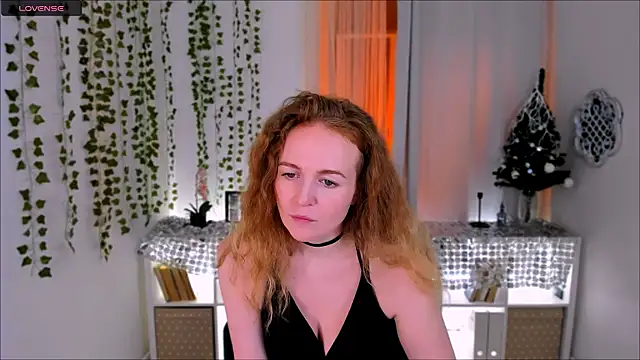 Snapshot of Asha_Glooom chatting on December 18, 4:46 pm Asha Glooom online show from December 18, 4:46 pm