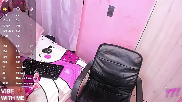shenielxx online show from June 15, 3:31 am