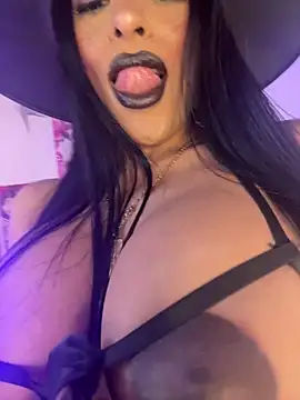 Snapshot of canela_10 chatting on November 1, 3:08 am canela 10 online show from November 1, 3:08 am