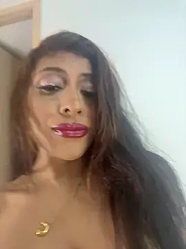 Snapshot of canela_10 chatting on December 15, 2:05 am canela 10 online show from December 15, 2:05 am