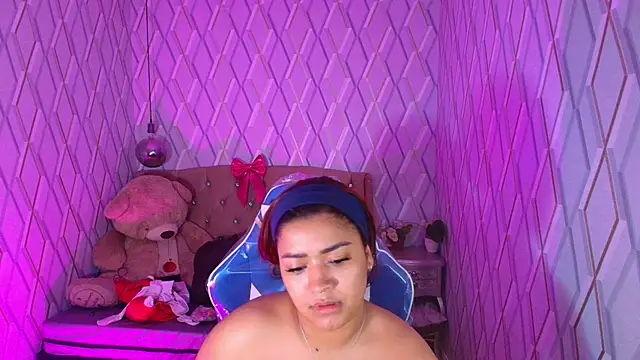 NicolleTaylor online show from January 7, 4:37 am