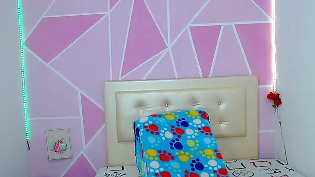 Snapshot of AngeDrty chatting on December 18, 12:27 am AngeDrty online show from December 18, 12:27 am