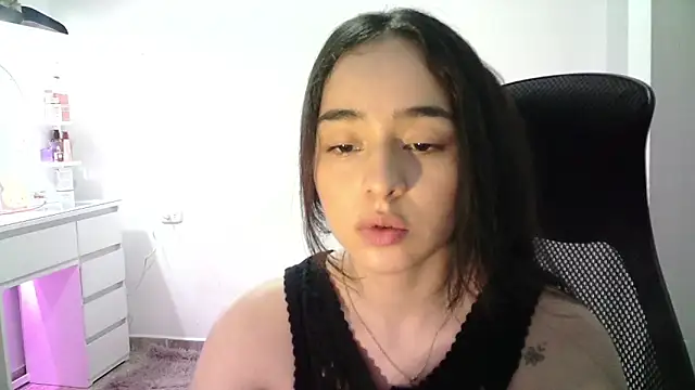 Snapshot of aineangeel chatting on November 21, 12:21 am aineangeel online show from November 21, 12:21 am