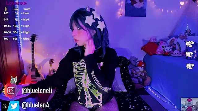 Snapshot of bluelen chatting on February 7, 8:01 am bluelen online show from February 7, 8:01 am