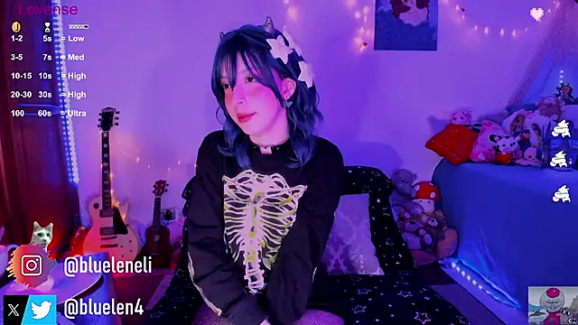 Snapshot of bluelen chatting on February 7, 11:23 am bluelen online show from February 7, 11:23 am