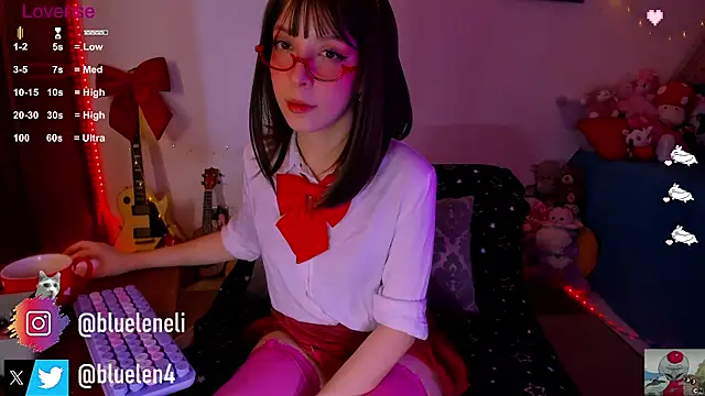 Snapshot of bluelen chatting on February 16, 2:21 pm bluelen online show from February 16, 2:21 pm