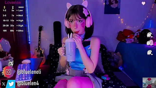 Snapshot of bluelen chatting on March 2, 8:27 am bluelen online show from March 2, 8:27 am