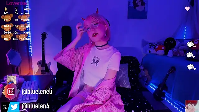 Snapshot of bluelen chatting on March 14, 8:21 am bluelen online show from March 14, 8:21 am