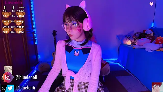 Snapshot of bluelen chatting on September 19, 8:05 am bluelen online show from September 19, 8:05 am