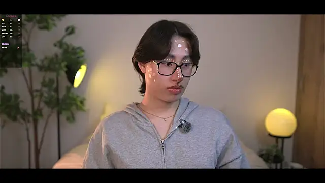 Snapshot of SrLuis18 chatting on October 26, 12:49 am SrLuis18 online show from October 26, 12:49 am