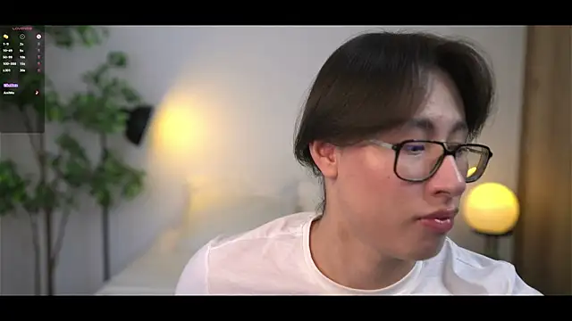 Snapshot of SrLuis18 chatting on December 1, 9:53 pm SrLuis18 online show from December 1, 9:53 pm