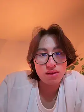 Snapshot of SrLuis18 chatting on December 18, 7:03 am SrLuis18 online show from December 18, 7:03 am