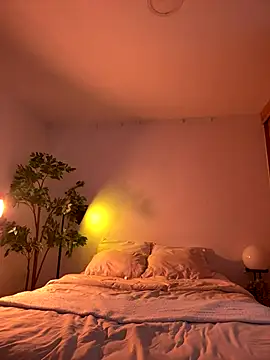 Snapshot of SrLuis18 chatting on December 20, 2:18 am SrLuis18 online show from December 20, 2:18 am