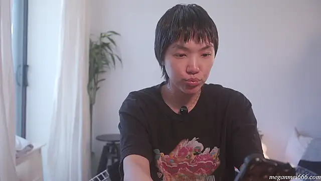Snapshot of meganmei666 chatting on May 18, 6:14 pm meganmei666 online show from May 18, 6:14 pm