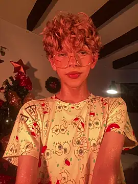 lyamthommpson online show from December 15, 7:40 pm