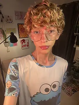 lyamthommpson online show from February 9, 3:21 am