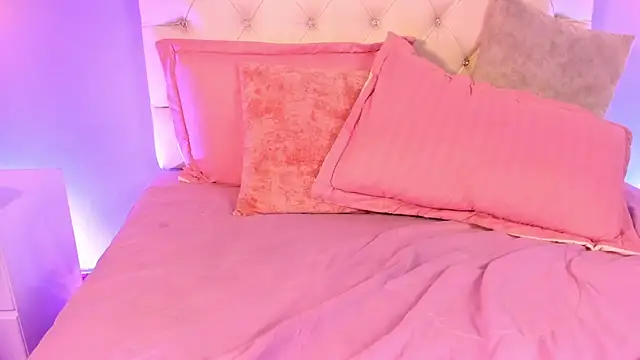 Snapshot of Brann_tadzio chatting on January 9, 4:17 pm Brann tadzio online show from January 9, 4:17 pm