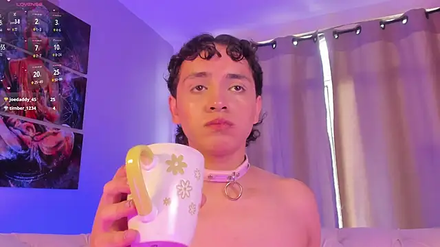 Snapshot of Brann_tadzio chatting on February 15, 4:12 pm Brann tadzio online show from February 15, 4:12 pm